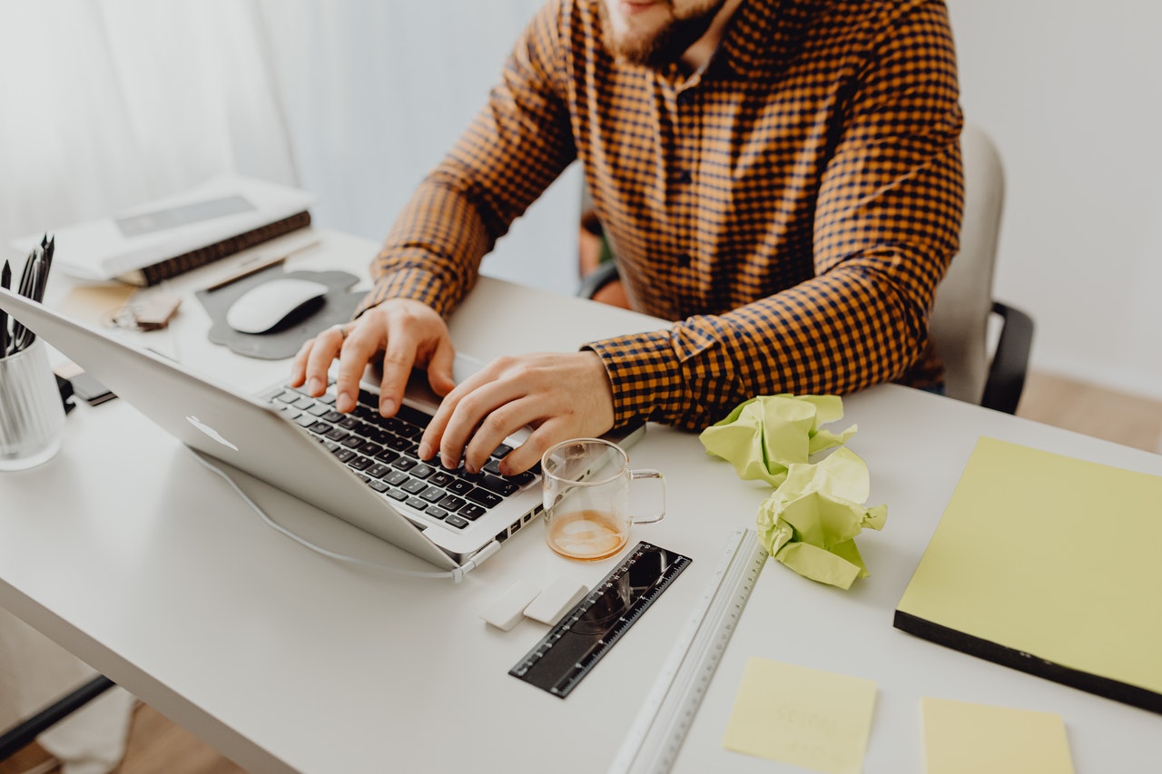 Cara Mengatur Shift Karyawan dengan Cepat dan Mudah melalui Absensi Online