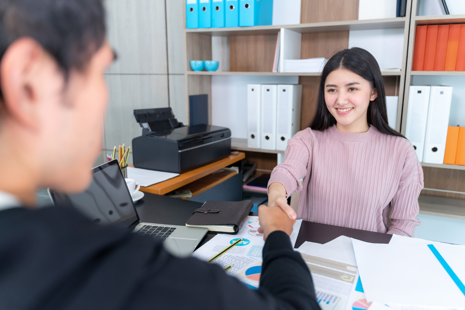 Efisiensi Admin HR Tanpa Perlu Mendatangi Setiap Cabang Fisik